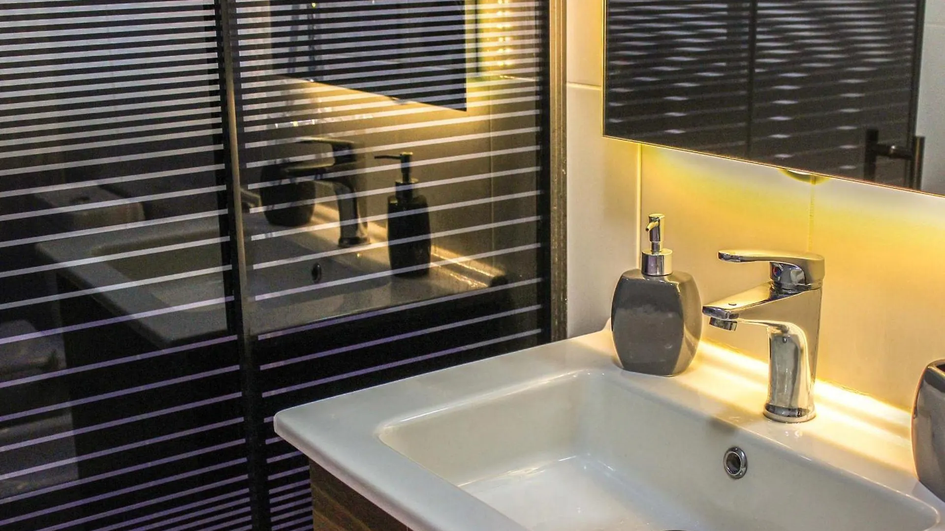 Apartment The Coastal Pearl Hotel Durres